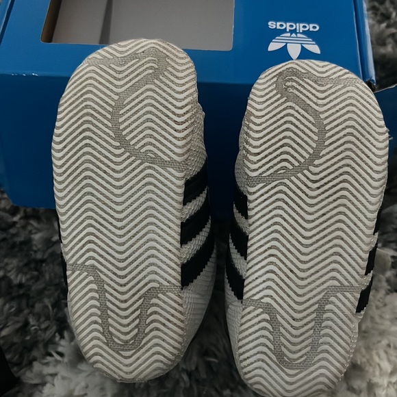 Adidas jogging suit and shoes. Size 3-6 months. Shoes 3k crib shoes - Picture 7 of 8